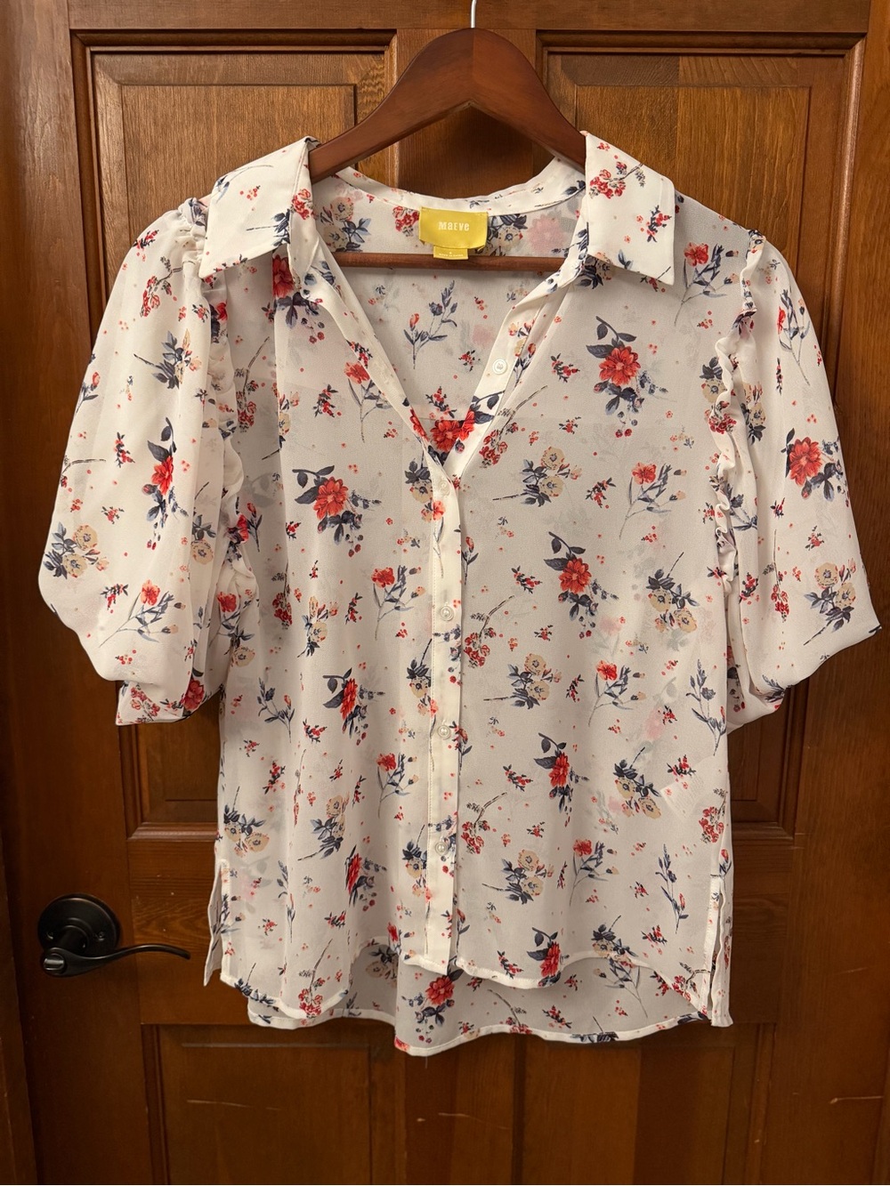Maeve Anthropologie NWOT White Floral Button-Down Floral Shirt Puff Sleeves